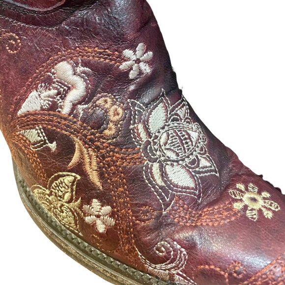 Lucchese, Red Floral, Size 8 1/2 - Picture 3 of 9